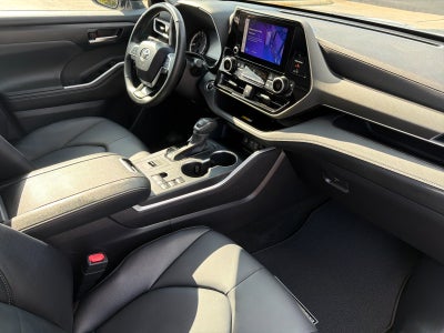 2025 Toyota Highlander XLE