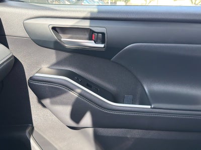 2025 Toyota Highlander XLE