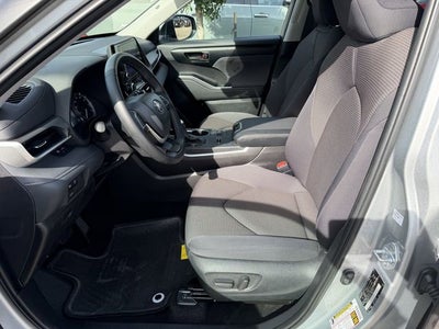 2025 Toyota Highlander LE