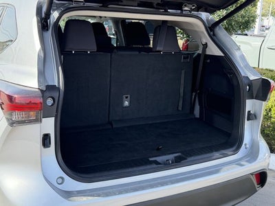 2025 Toyota Highlander LE