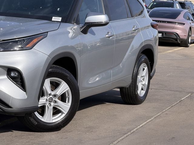 2025 Toyota Highlander LE