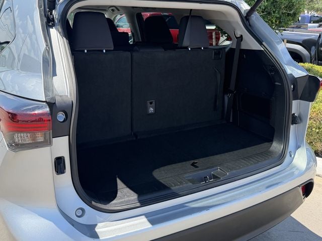 2025 Toyota Highlander LE