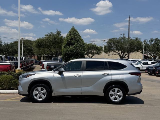 2025 Toyota Highlander LE