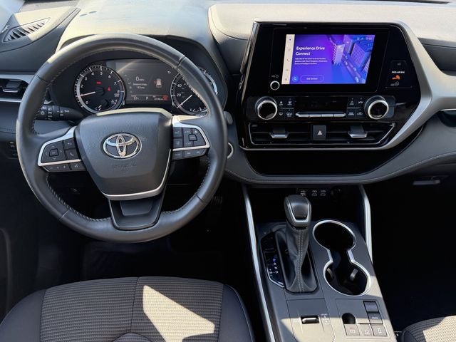 2025 Toyota Highlander LE