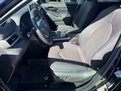 2025 Toyota Highlander LE