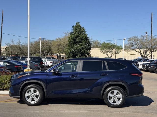 2025 Toyota Highlander LE