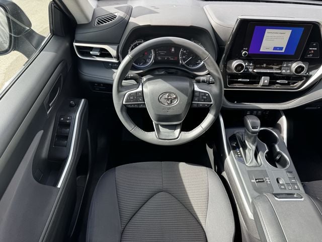 2025 Toyota Highlander LE
