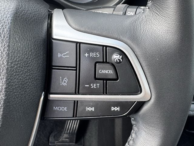 2025 Toyota Highlander LE