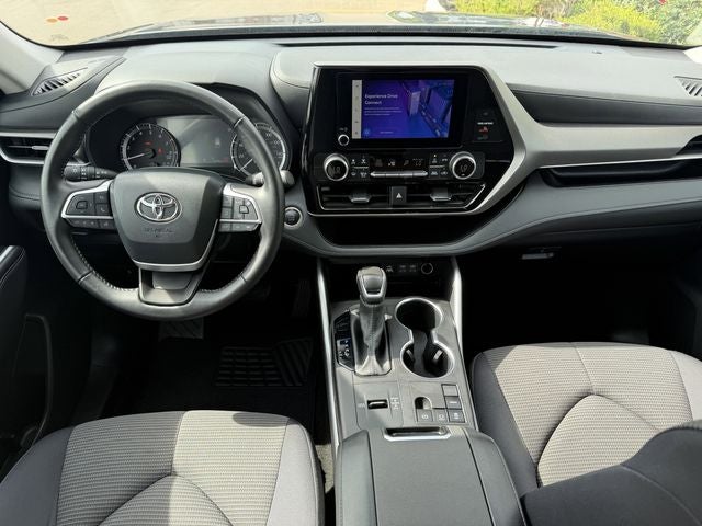 2025 Toyota Highlander LE