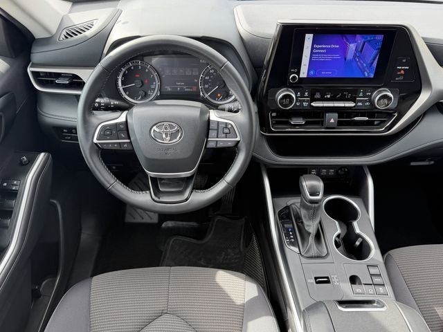 2025 Toyota Highlander LE