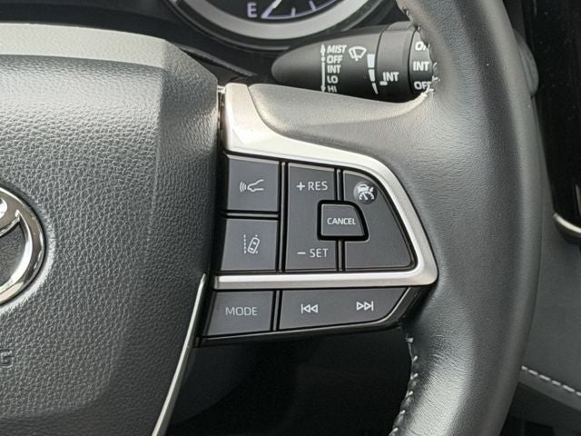 2025 Toyota Highlander LE