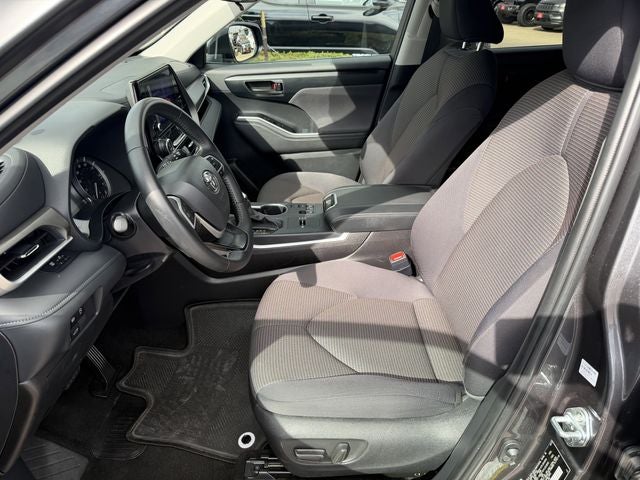 2025 Toyota Highlander LE