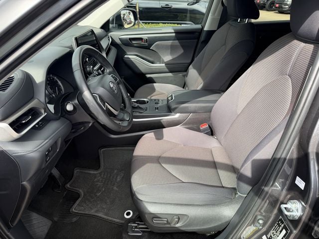 2025 Toyota Highlander LE