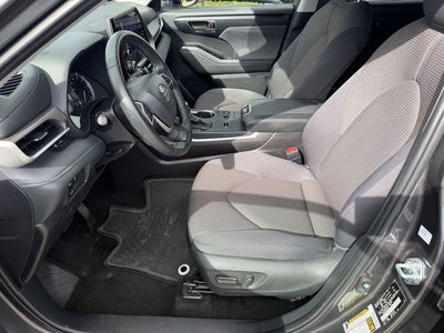 2025 Toyota Highlander LE