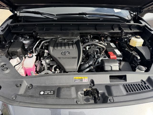 2025 Toyota Highlander LE