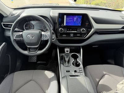 2025 Toyota Highlander LE