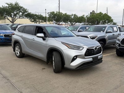 2024 Toyota Highlander LE