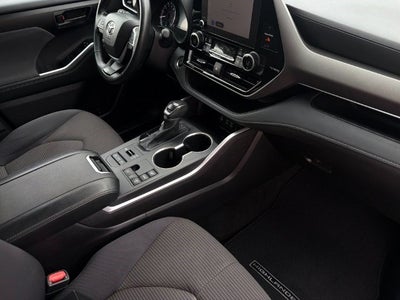 2025 Toyota Highlander LE