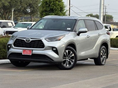 2024 Toyota Highlander XLE