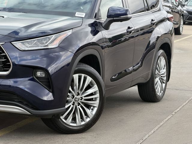 2025 Toyota Highlander Platinum