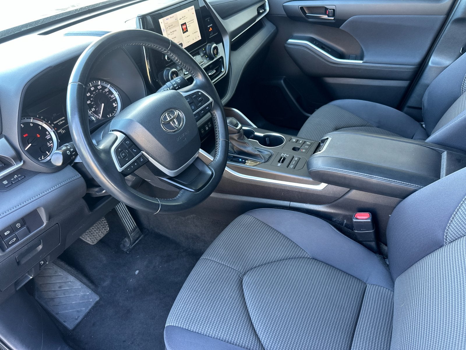 2023 Toyota Highlander LE