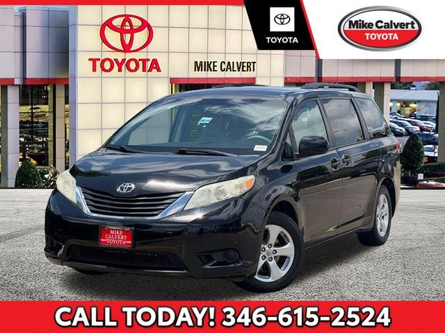 2013 Toyota Sienna LE 8 Passenger