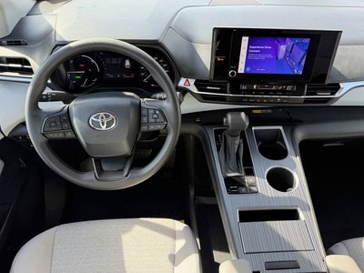 2025 Toyota Sienna LE 8 Passenger