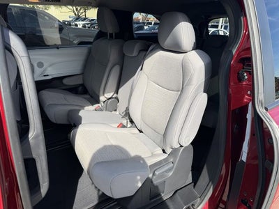 2025 Toyota Sienna LE 8 Passenger