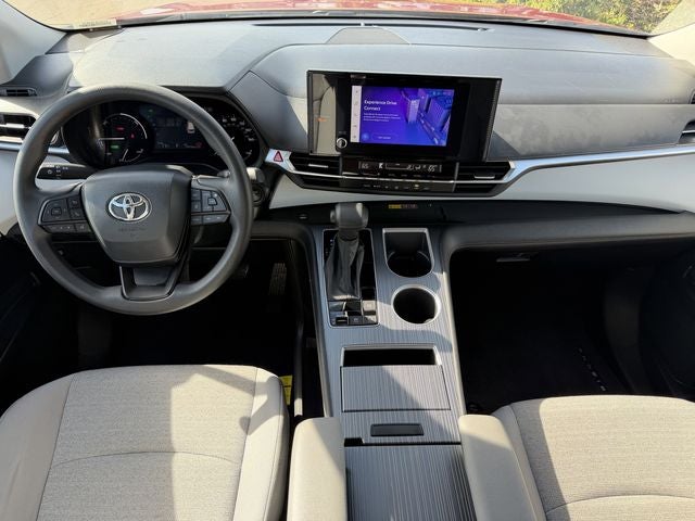 2025 Toyota Sienna LE 8 Passenger