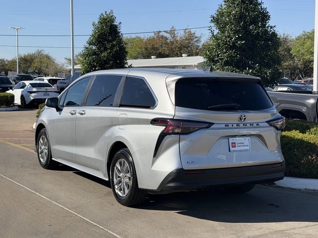 2025 Toyota Sienna LE 8 Passenger