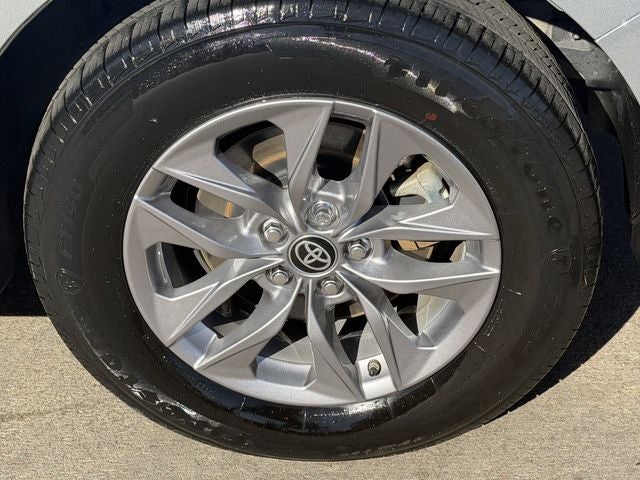 2025 Toyota Sienna LE 8 Passenger