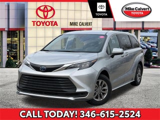 2025 Toyota Sienna LE 8 Passenger