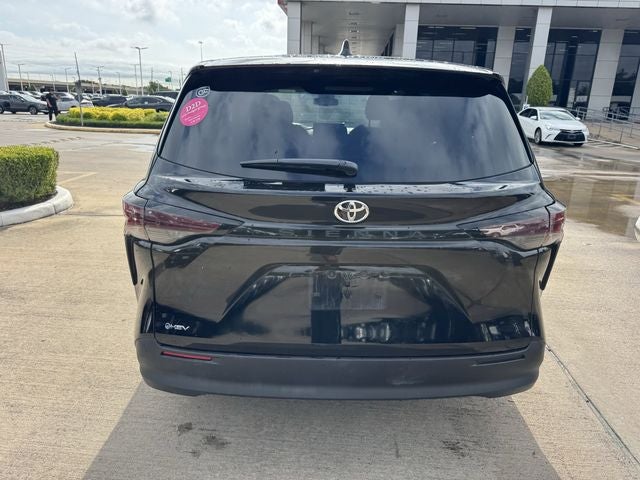 2026 Toyota Sienna LE 8 Passenger