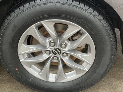 2022 Toyota Sienna LE 8 Passenger