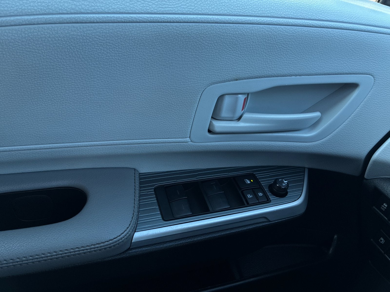 2025 Toyota Sienna 12