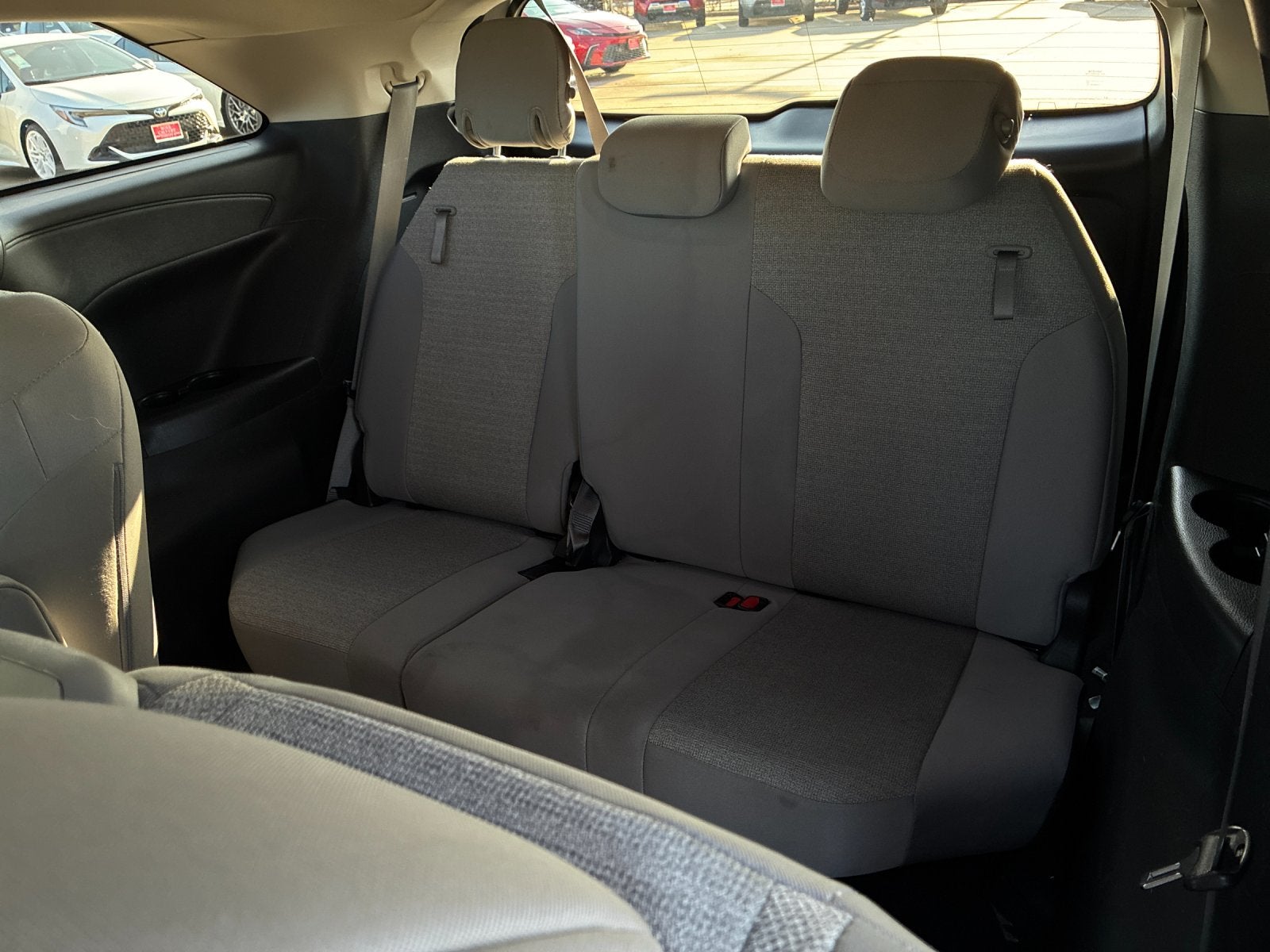 2025 Toyota Sienna 16