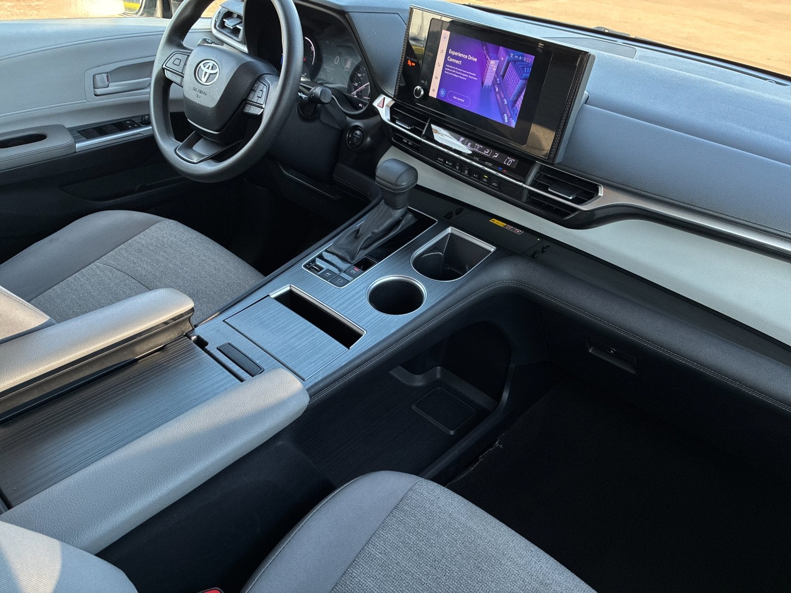 2025 Toyota Sienna 18