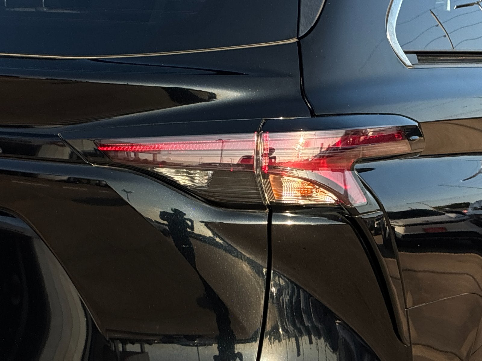 2025 Toyota Sienna 32