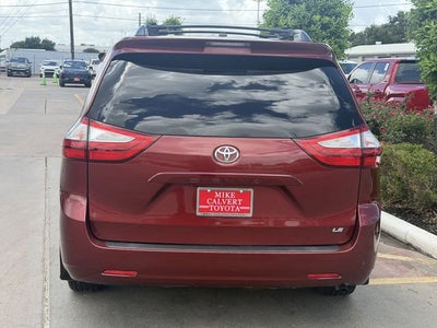 2017 Toyota Sienna LE 8 Passenger