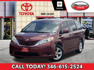 2017 Toyota Sienna LE 8 Passenger
