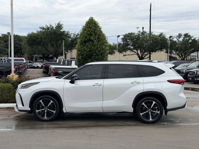 2022 Toyota Highlander XSE