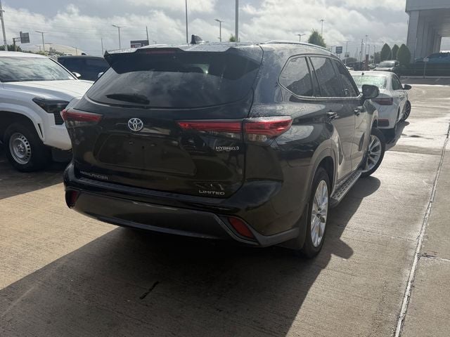 2022 Toyota Highlander Hybrid Limited
