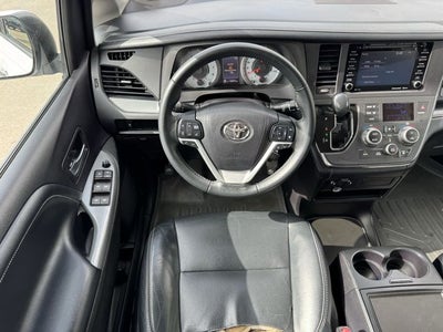 2018 Toyota Sienna SE 8 Passenger
