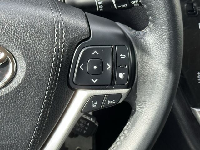 2018 Toyota Sienna SE 8 Passenger
