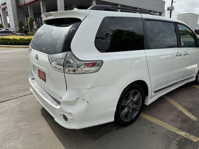 2018 Toyota Sienna SE 8 Passenger