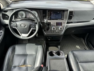 2018 Toyota Sienna SE 8 Passenger