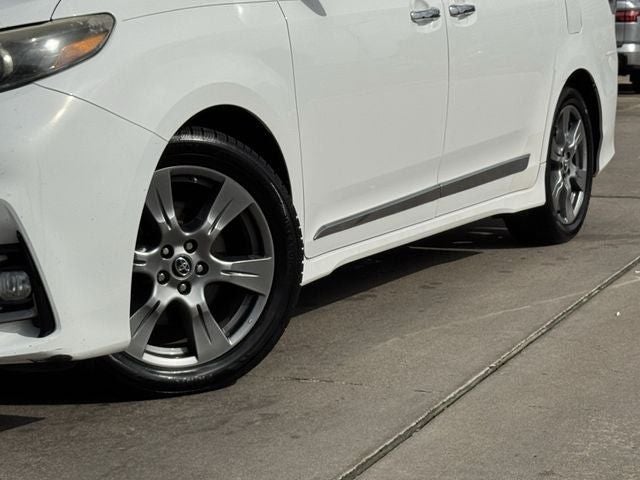 2018 Toyota Sienna SE 8 Passenger