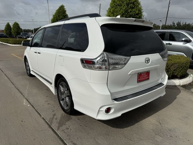 2018 Toyota Sienna SE 8 Passenger