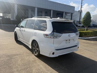 2018 Toyota Sienna SE 8 Passenger