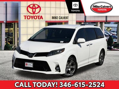 2020 Toyota Sienna SE 8 Passenger
